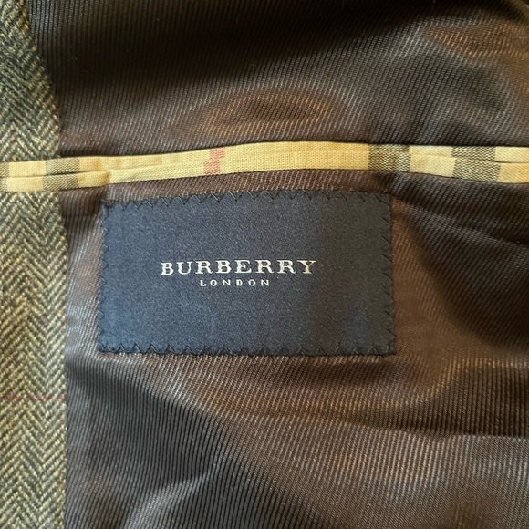 Burberry 100% Wool Kensington Blazer (48 Long) - Picture 2 of 9
